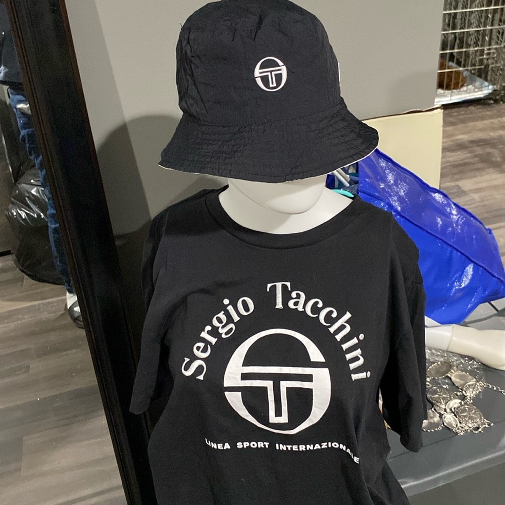 Sergio Tacchini tee shirt and hat